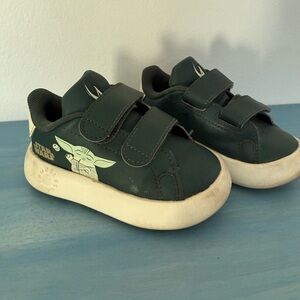 adidas Star Wars Sneakers - Dark Green with Yoda Design